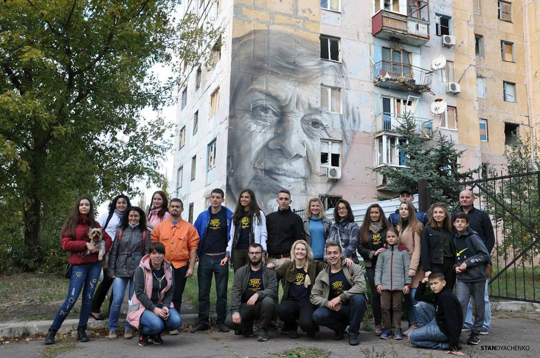 Авдеевка новости последнего часа. Г. Авдеевка Украина. ДК Г.Авдеевка Донецкая область. Украина Авдеевка Мартыновы. Перекличка Авдеевка.